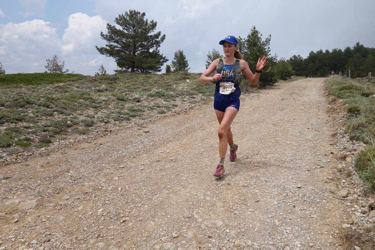 iRunFar's tweet photo. Well look at this! It’s Team USA’s Clare Gallagher, Sabrina Little, and Kaytlyn Gerbin in 13th-15th at 70k, within seconds of each other. This puts them in bronze medal territory. #TWC https://t.co/jN973788xh