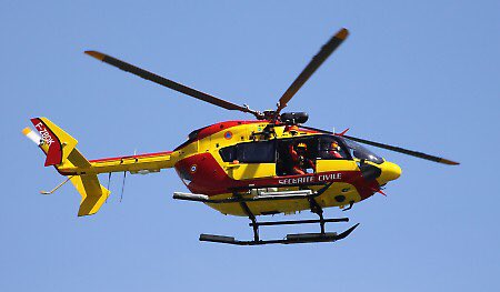 PompiersHerault's tweet photo. #Dragon34 et les #Sapeurs-pompiers @SDIS34 du groupe milieu périlleux #GMP interviennent avec un équipage #VSAB pour un VTTiste ayant chuté dans un endroit très difficile d accès commune du #Puech https://t.co/XNp2h39agh