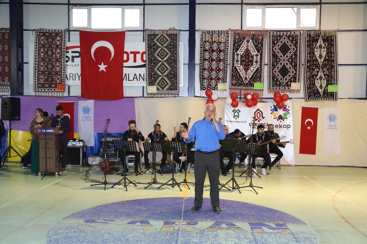 CukurcaKaymakam's tweet photo. Kaymakamımız Sayın @TemelAyca , ilçemizde anneler günü münasebetiyle düzenlenen şenliğe katıldı. Şenlik sonrası yaptığı konuşmada annelerin hayatımızdaki önemine dikkat çeken Kaymakam Ayca çeşitli gösteriler sergileyen Rengi Hakkari grubuna da teşekkürlerini iletti. https://t.co/tACCuMTiNf
