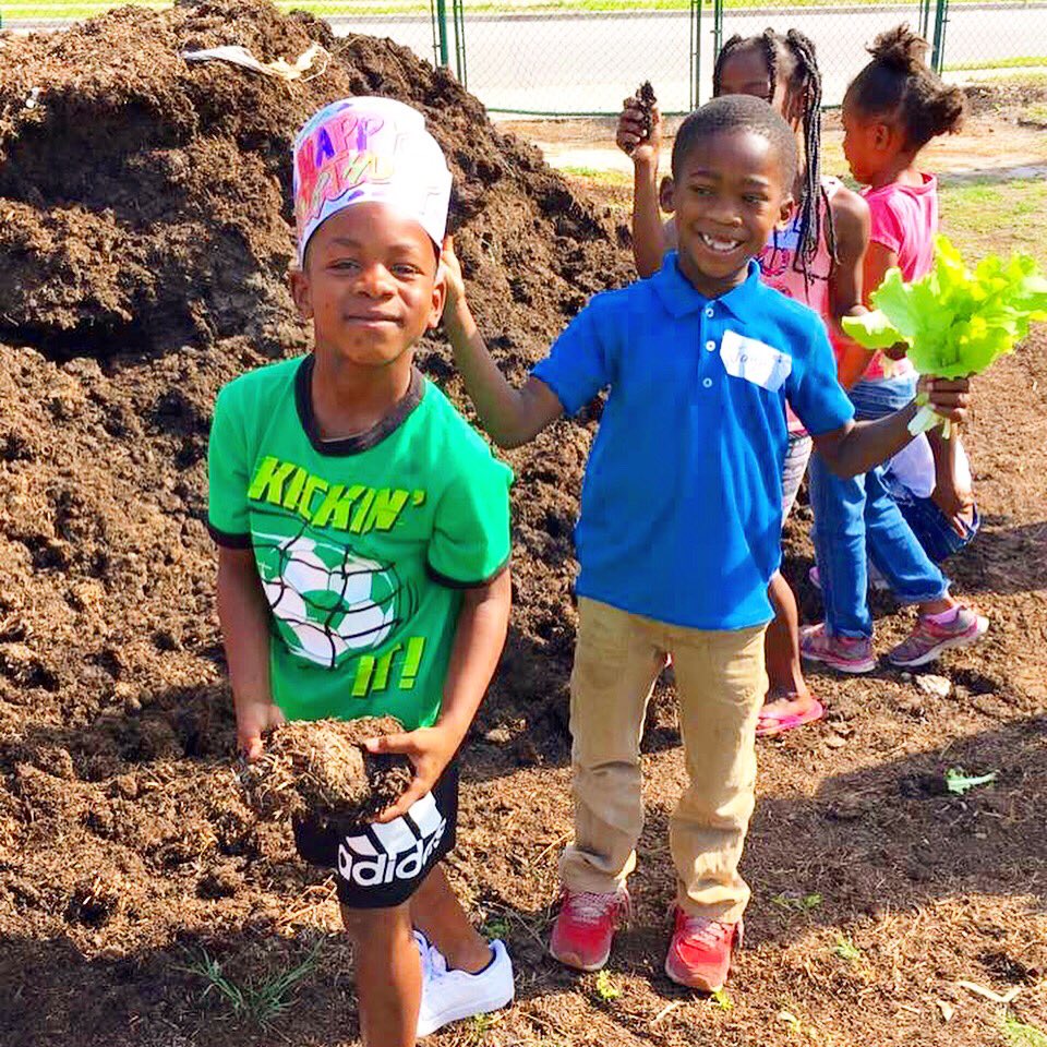 fleetfarming's tweet image. Our Parramore Branch has been quite busy @kaleysquare during the weekly @cyclesandsprouts program! These kids are having a blast seeding and harvesting more than 6 plots on site. Thank you to the #haddockfoundation for allowing us to be a part of the Kaley Square family!