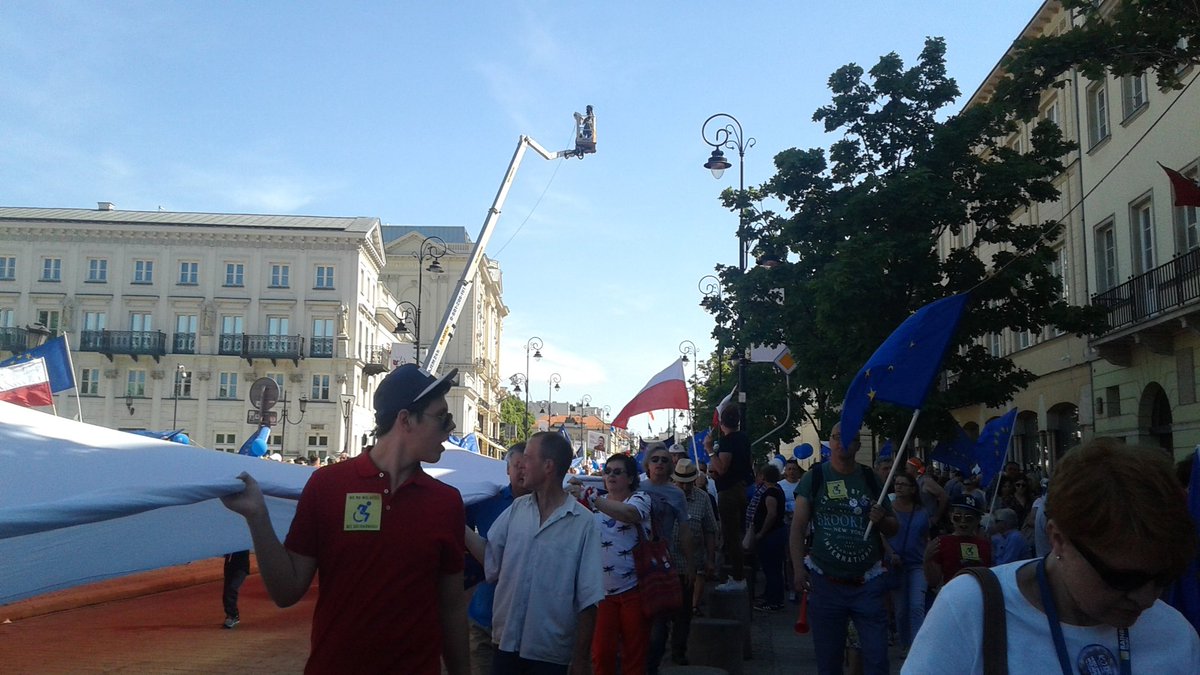 Kom_Obr_Dem_Int's tweet photo. March for Europe, March for Freedom
#loveEU #lovePL #ZjednoczonaOpozycja #UnitedOpposition #KOD https://t.co/pNT0w2qOCt