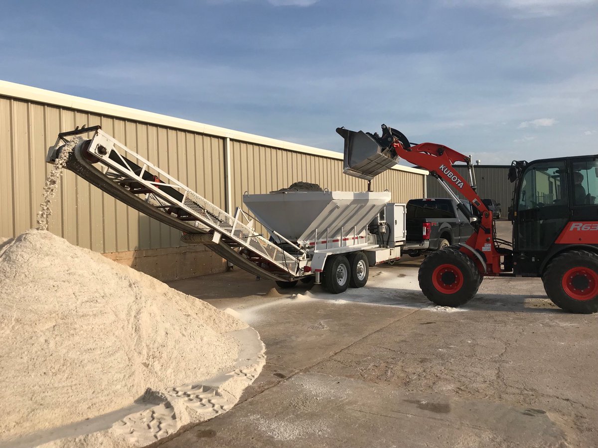 QC_Maintenance's tweet photo. Texas Sports Sand making our bunker sand! https://t.co/69j0yhdhoR