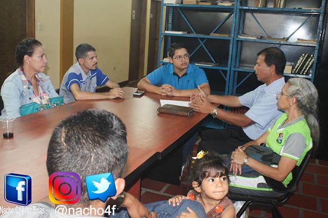 nacho4f's tweet photo. Reunido con Pastores Evangélicos, la fe por delante. Cristo fue el primer revolucionario de la historia https://t.co/FLq8beTOH4 https://t.co/g4HB7V7lmr