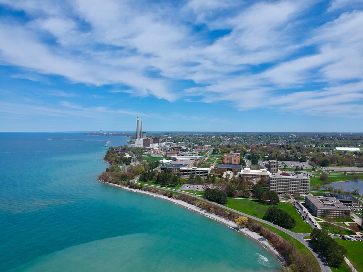 BenNollWeather's tweet photo. Congrats to all the @sunyoswego 2018 grads today, especially my fellow meteorologists! 🎊🎊🎊

Some sweet aerial shots of the campus from Friday 🚁 https://t.co/yiwMViIXqS