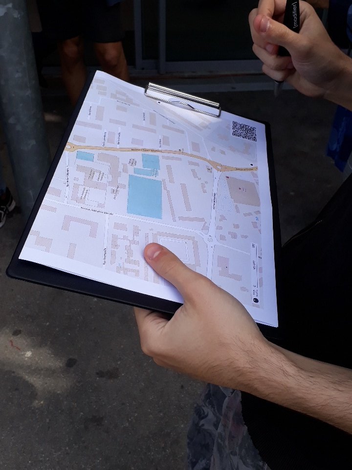 MJ_Peltier's tweet photo. Départ imminent de la #cartopartie #osm #Canourgues2030 #operationlibre @OSM_FR https://t.co/0U6Og99oJ4
