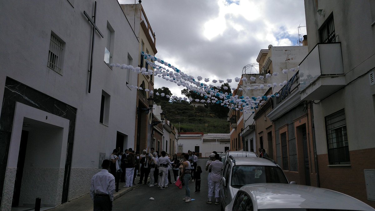 Después de veinte años, solo faltan 15 minutos para que la Cruz de Mayo de nuestra Hdad vuelva a salir