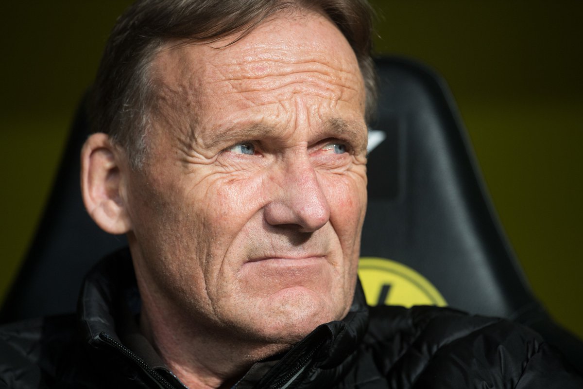 buzz09app's tweet photo. Hans-Joachim #Watzke sieht den #BVB nicht mehr als Bayern-Jäger: "Unsere Strahlkraft als Verein, als Marke ist weiterhin sehr groß. Aber das heißt nicht, dass wir in absehbarer Zeit an den Bayern wieder mal vorbeikommen könnten". Jetzt auf https://t.co/1654OlQMPV [Foto: dpa] https://t.co/KCicdeS5cZ