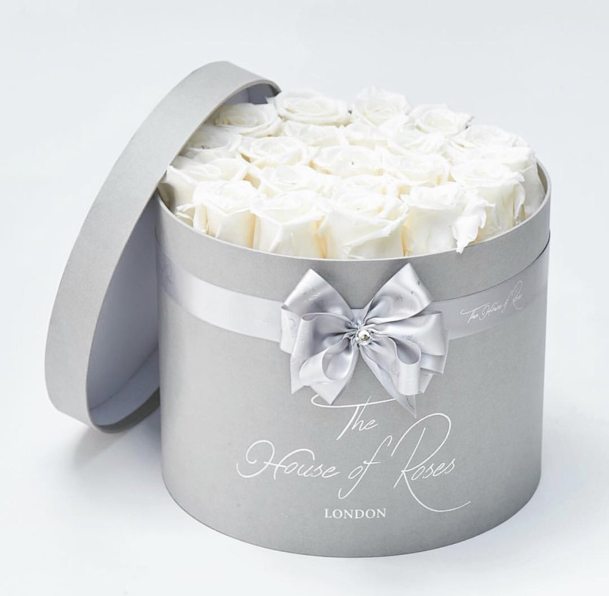 ellielotinga_makeup tweet media