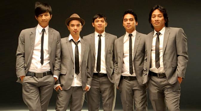 iSwaraJKT's tweet image. Lagu yang satu ini diambil dari album #Melayang di tahun 2005 !  | @UNGU_Tweet - Demi Waktu #10lagukeren #RezaBima