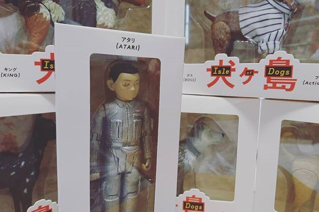 580 ウェス アンダーソンの新作 犬ヶ島 の フィギュア付前売券が届いた これで5 400円は かなりお買い得でしょ 犬 ヶ島 ウェス アンダーソン T Co Jkvgajmkum