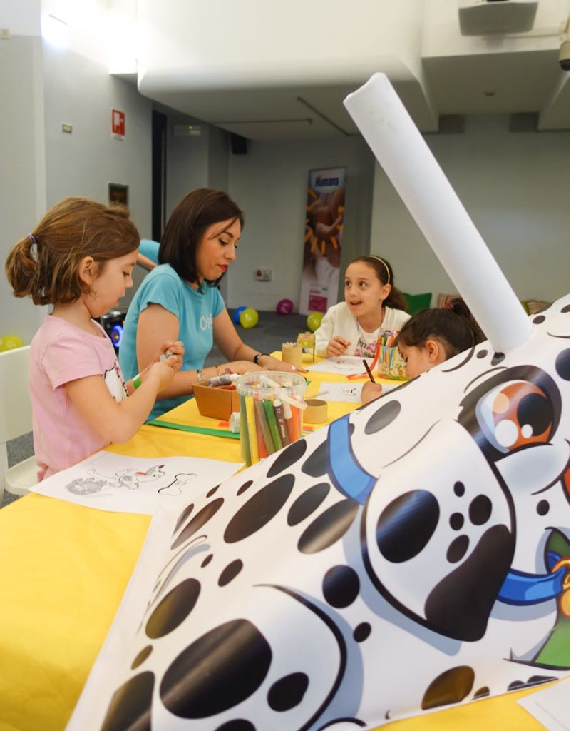 FattoreMamma's tweet photo. #valfrutta propone ai bambini di disegnare i loro #triangolini ideali! A fine giornata vedrete una mostra delle loro opere!
@valfrutta
#veggie #frullato #piatti pronti #prontialvapore https://t.co/zOu6Al8ObL
