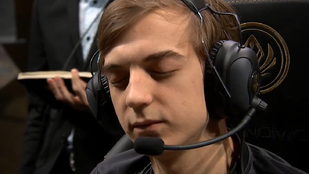 Vasha_Vamp's tweet image. แกล้งหน่อยน้าาาา 
#MSI2018 #Broxah #Caps #FNCFighting #FNCWIN