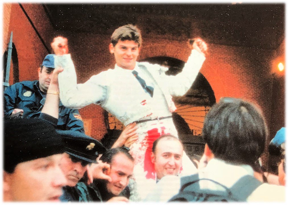 Maxi_Perez_'s tweet photo. San Isidro 1998. La feria de la confirmación de alternativa de @Eugeniodemora, quien en su segunda tarde desorejó al toro "Sedoso" de Giménez Indarte y abrió la Puerta Grande (había conseguido dos salidas a hombros como novillero). #ElEsporton #Maxipedia https://t.co/GunhptDR3v