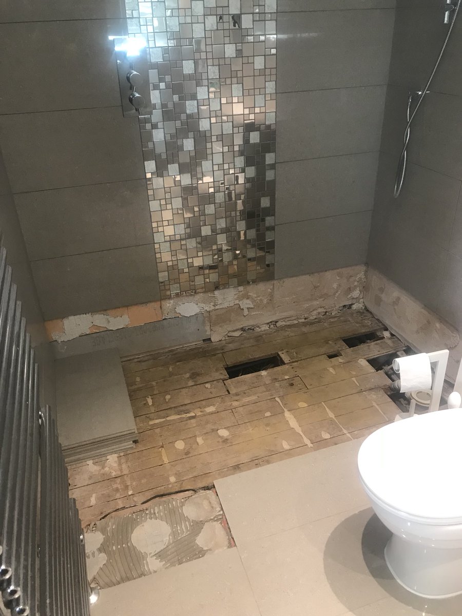 Customer had a water stain on the lounge ceiling, thought it was the glass screen, but also the tray was cracked in half 😳