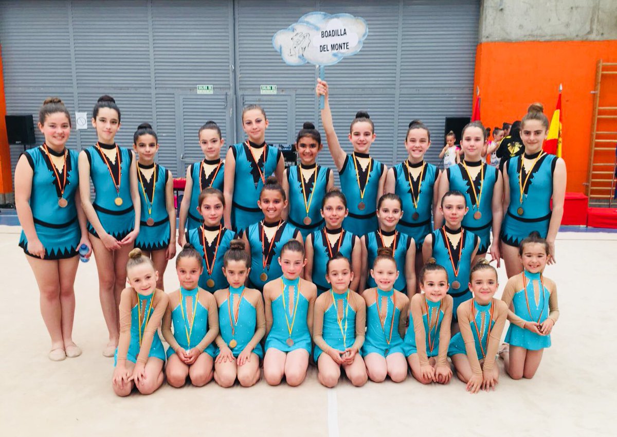 Las gimnastas de Precompetición en el II Trofeo de conjuntos del Area 16! Orgullo de cantera! A seguir así 💚