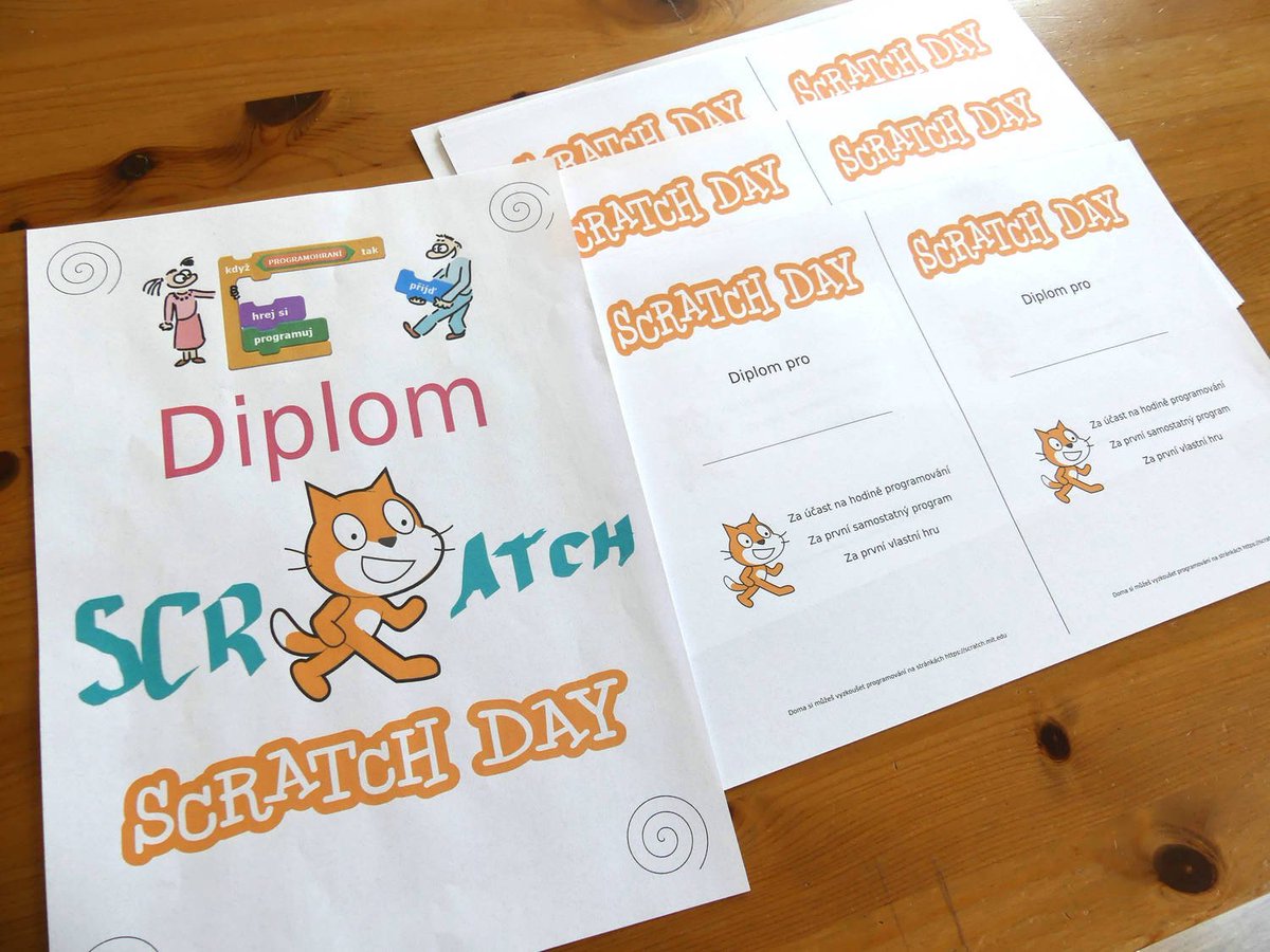 programohrajeme's tweet image. Velké přípravy na dnešní #ScratchDay. Zatím stále nevíme, kolik lidí nám přijde 🙂