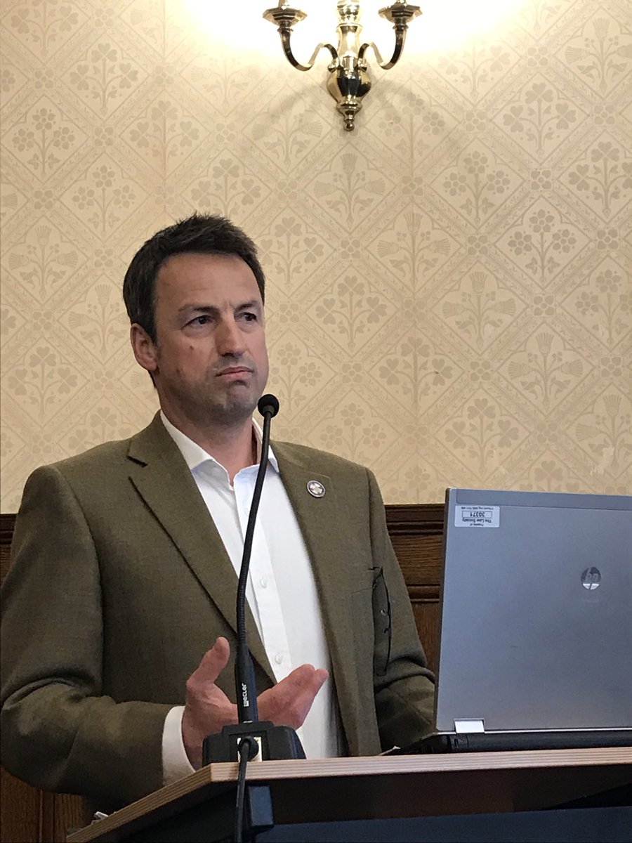 ManLawSoc's tweet photo. Go Gary! @BristolLawSoc President speaking on twinning with academic institutions. #jointV #presandsecs2018 https://t.co/uhigCi8i7e