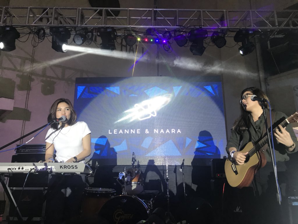 ACHSBatch2018's tweet photo. Now playing #AtTheAzul // Leanne and Naara 

#Azul2018 https://t.co/BYd0JS5wsk