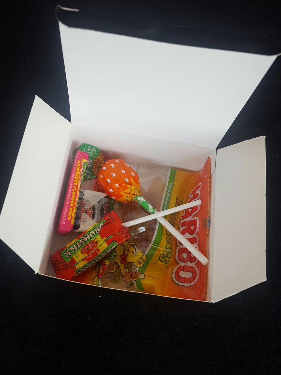 BethJaneLang's tweet photo. So our fellow sponsor @mrjrec have boxes of sweets at their stand .. I was obviously first up to grab a box @AshLoofeMRJ 💁 https://t.co/VjfBz6IExd