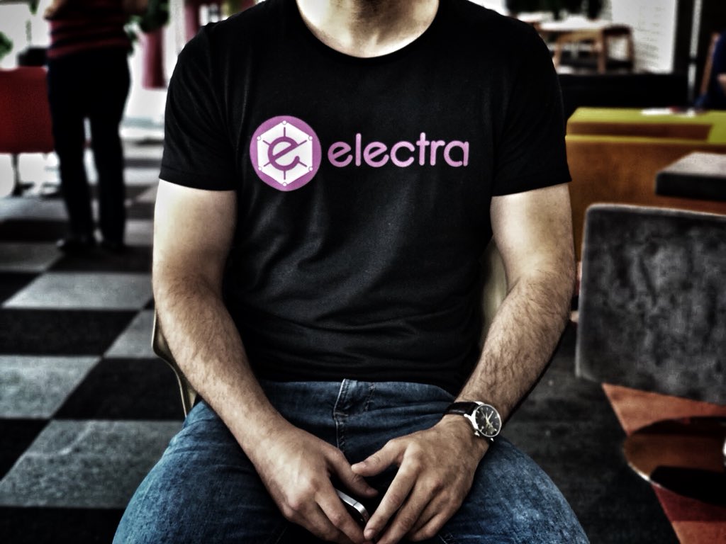 CryptoPitch's tweet photo. First flight is done, preparing for second flight to Chicago. Time to spread Electra’s spirit on #electracoinRoute66 https://t.co/mWj3VhnJPz