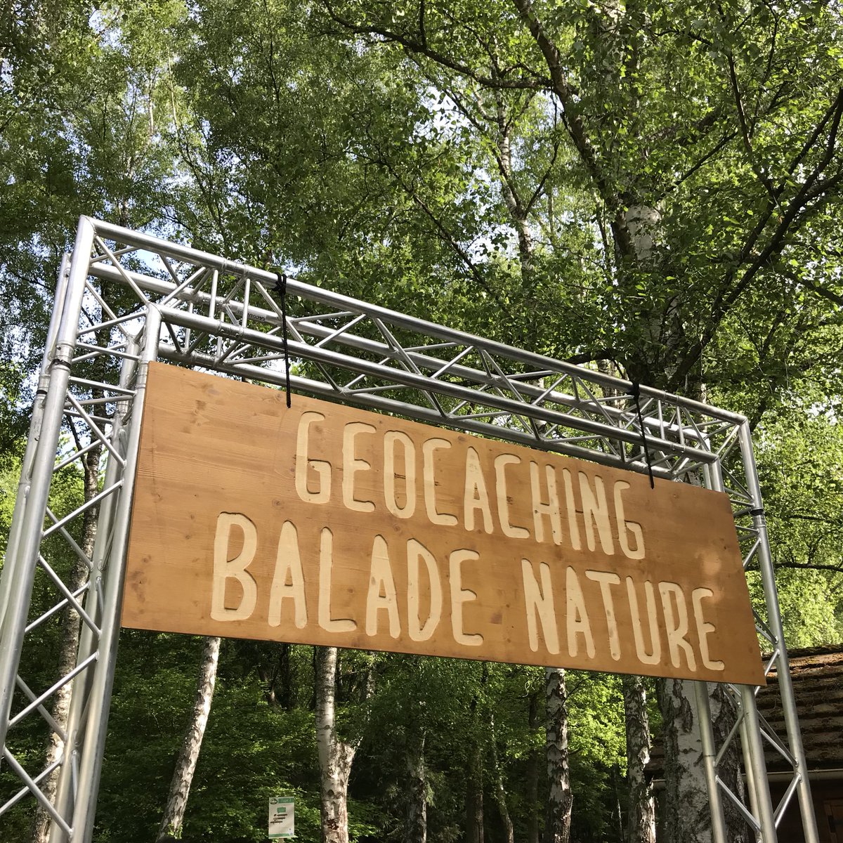 ecocomplexe's tweet image. En direct de la deuxième édition de la VVX !!
Venez découvrir le Geocaching et la nature de façon ludique.
Une vraie chasse au trésor des temps modernes. On vous attend! 
Et en plus on est super sympa. 😎👍🏻 
#VVX #Volvic #Geocaching #Auvergne