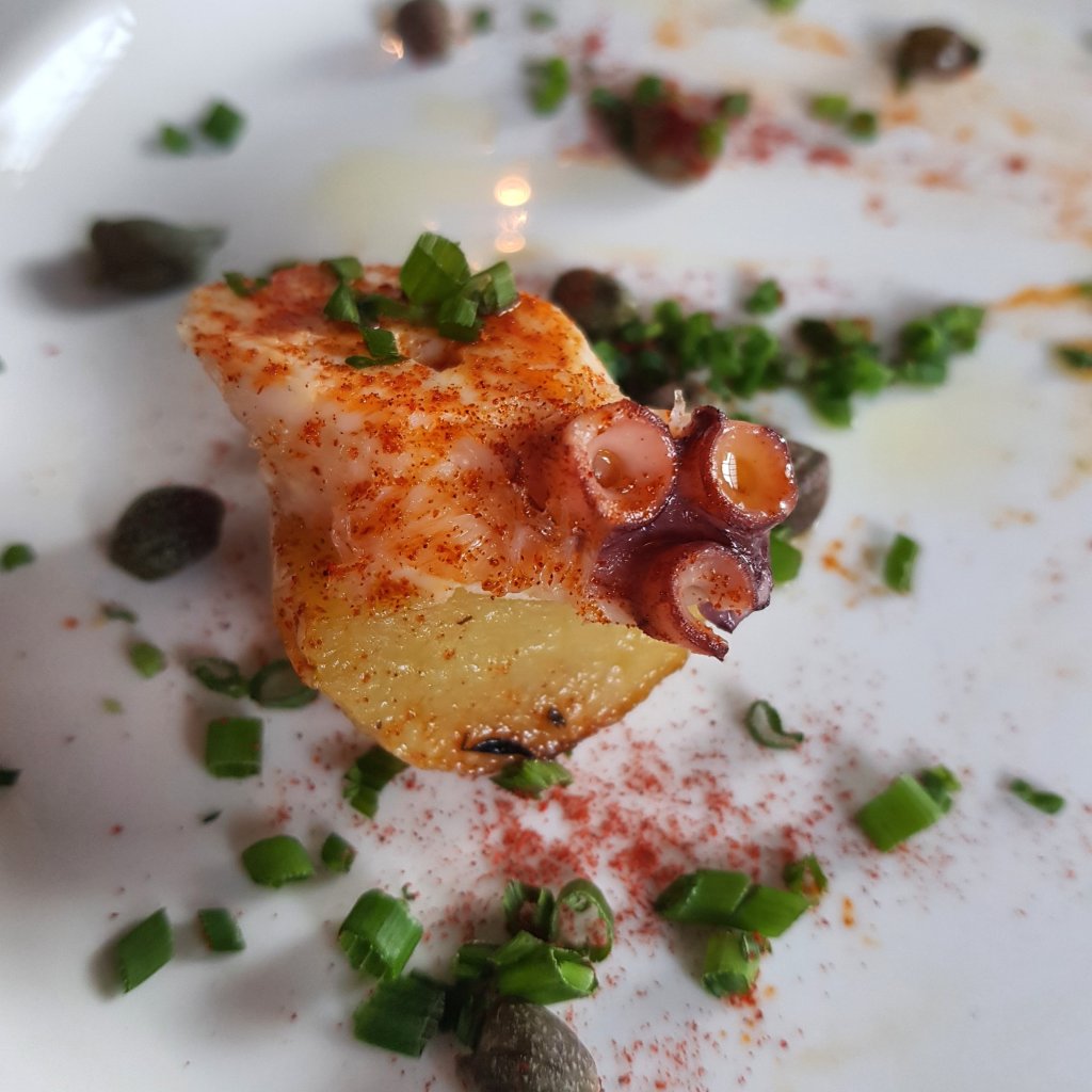CharlieVivante's tweet photo. To experience the only small plates I will happily eat, head to @TheGraceGlosRd https://t.co/clpLxMzxbH https://t.co/qaQn9Z9Gyz