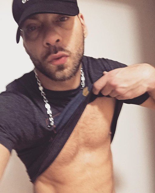 bearwww's tweet photo. Reposting @impapisongo:
#ILoveYouPapi #Papisongo #papisongoXXX #ThePuertoRicanPrince #pornstar #gay #instagay #sexyAF #ImPapisongo 👑👑👑 https://t.co/6bVxVKtqB5