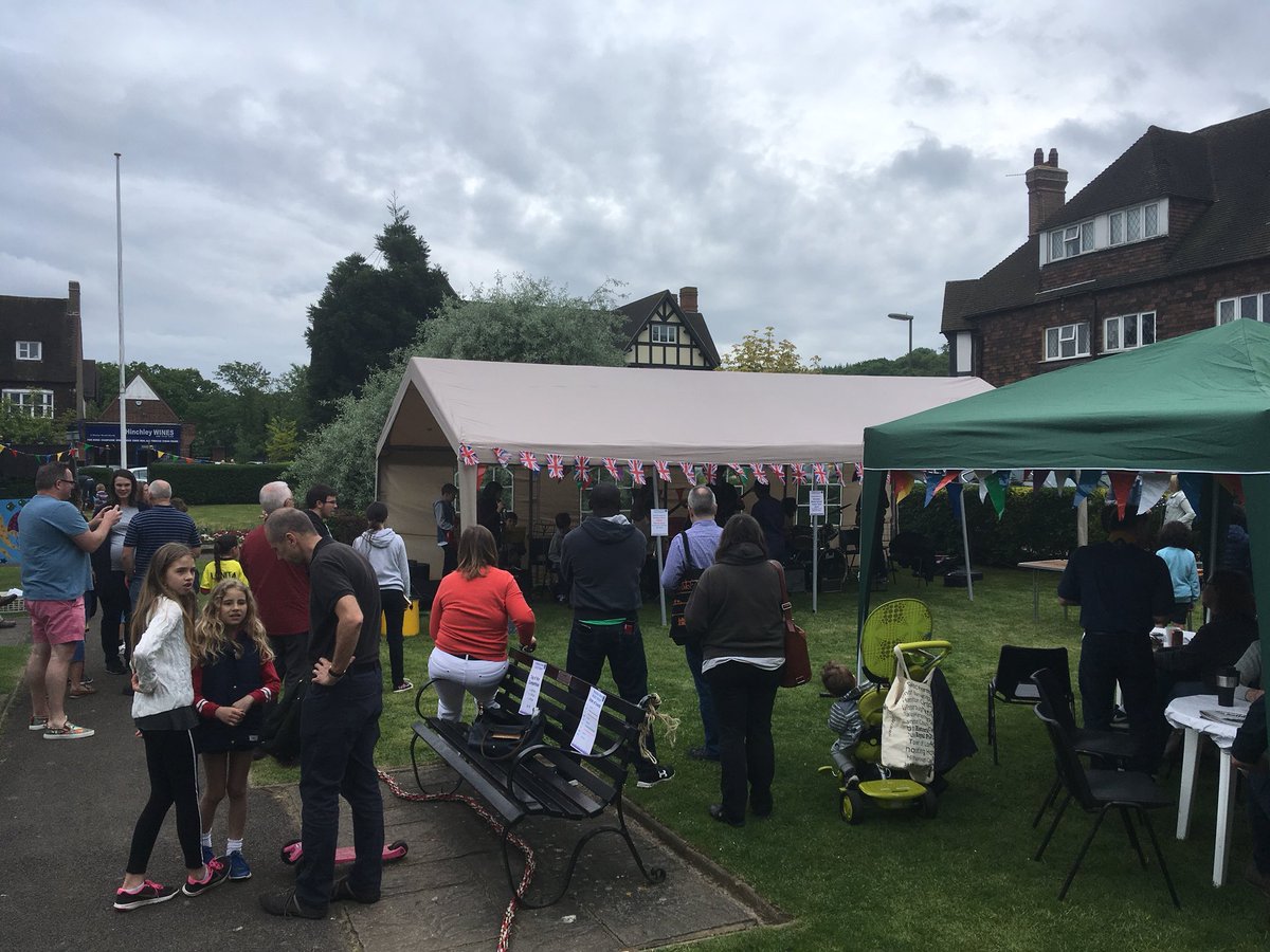 1stHWScouts's tweet photo. Great turnout at Hinchley Wood Scout fair this morning with Hinchley Wood school jazz band pulling in the crowds @EsherDistrict @hinchleywschool https://t.co/mJRRtKIe5b