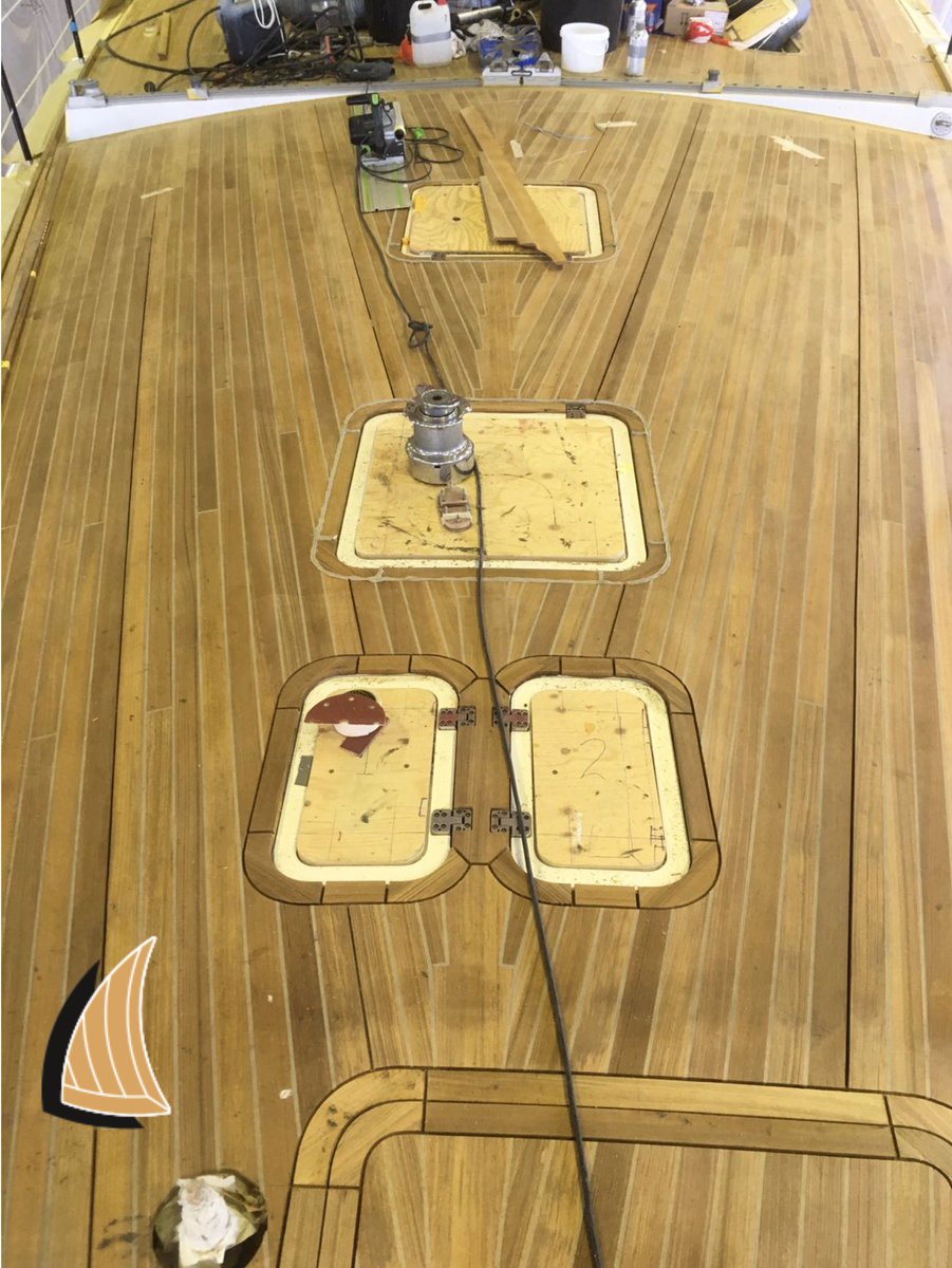 predeck's tweet image. Hier wordt hard gewerkt aan een prachtig teak dek door het Pre-deck team. Wil je ook een nieuw dek of het dek laten renoveren? Neem contact met ons op via info@pre-deck.nl