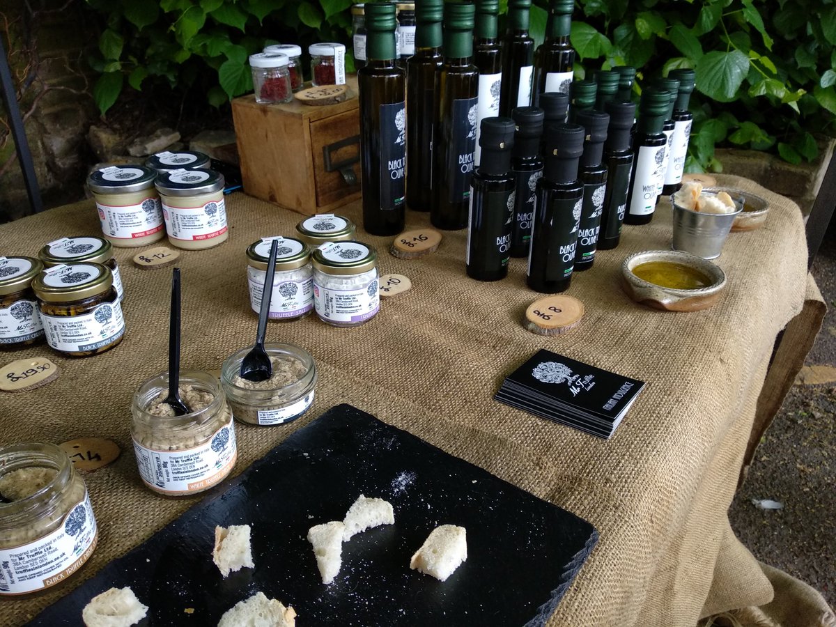 TrufflesLondon's tweet photo. Back to #Barnes #market ..Fancy some #truffle today? #truffles #tartufo #italianindulgence https://t.co/CZPLphXMFv