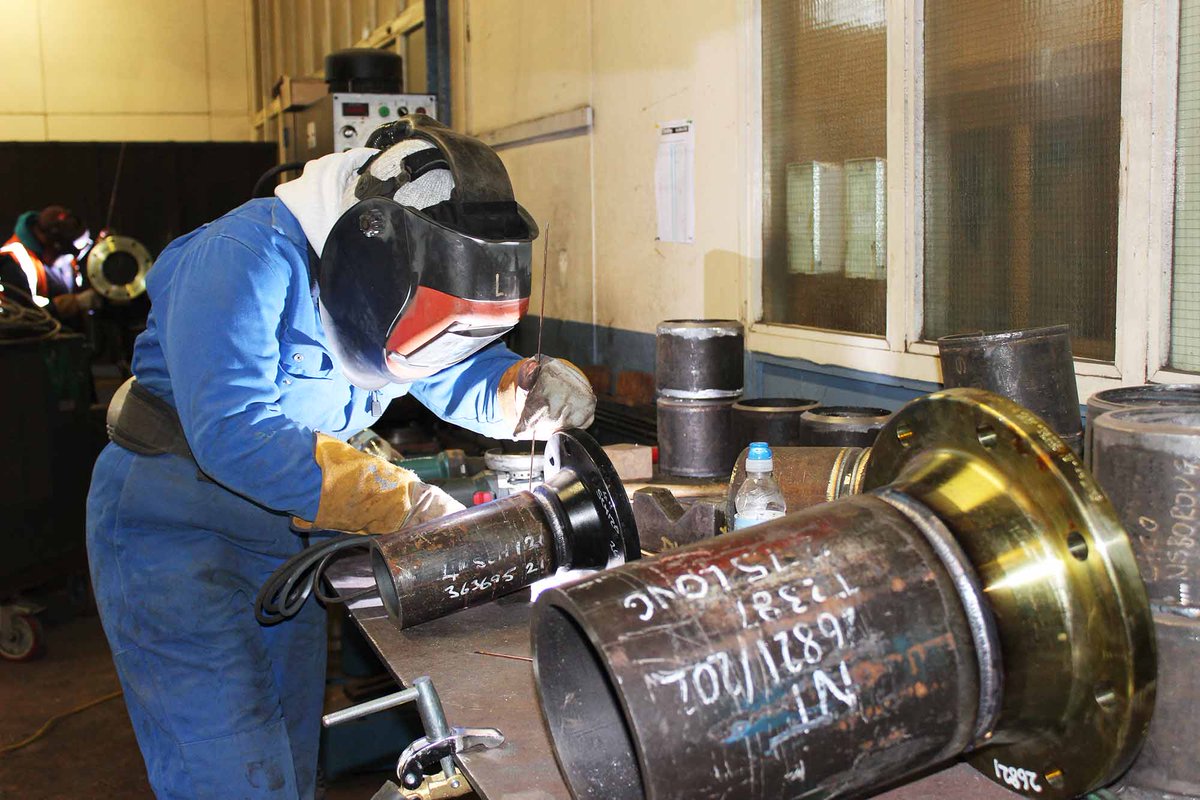 Looking for an exciting career in #engineering? 🛠 You can apply direct to your chosen employer to earn while you learn 💷 See our Made in #Gainsborough employer apprenticeships here: ow.ly/iAHx30jWA1G