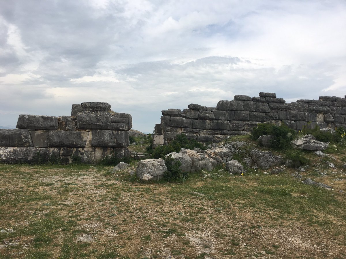 borkospas's tweet photo. When the titans walked the Earth. Ancient Illyrian jewel in the hearth of #Herzegovina #300BC #Daorson #BiH @reGeneracija_ @IRIglobal https://t.co/PVOPXBzCv8