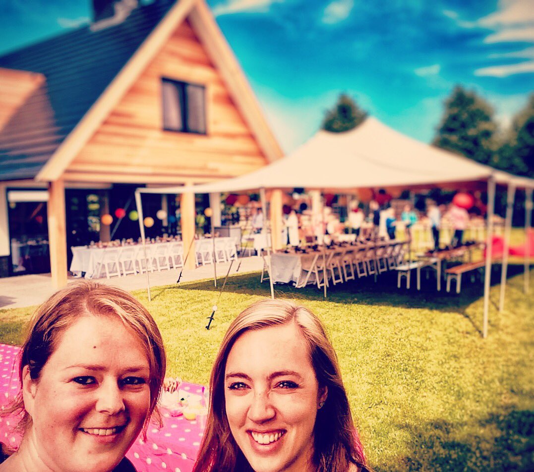 Perfect weer voor een communiefeest in de tuin! ☀️ #zon #communie #tuinfeest #kinderactiviteiten #buitenspelen