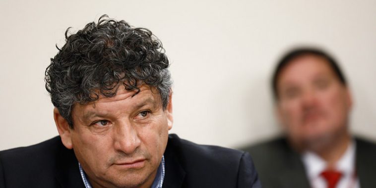 <a href="/ReneAlinco/">Rene Alinco</a> <a href="/alinco_rene/">René Alinco Bustos</a> <a href="/SeremiSalud_XI/">Seremi Salud Aysen</a> @yalvato @SeremiMMA11 @verarebeco Diputado Alinco pide al gobierno subvención al kerosene para impulsar utilización de otros calefactores menos contaminantes bit.ly/2rBZj4q