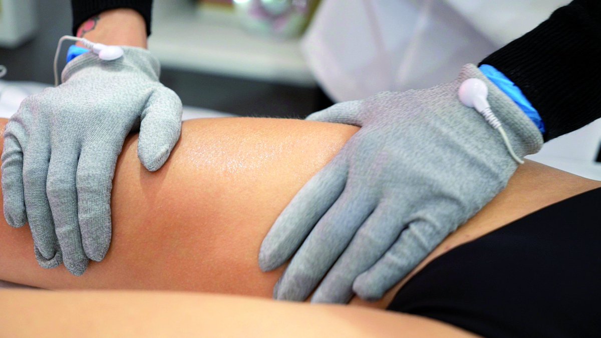 #Slim&amp;Shape es el tratamiento cosmético con efecto ultrasónico, ideal para reducir la #celulitis y remodelar la silueta.

 Ideal para este #verano #quantumtechnology goo.gl/WB48t7