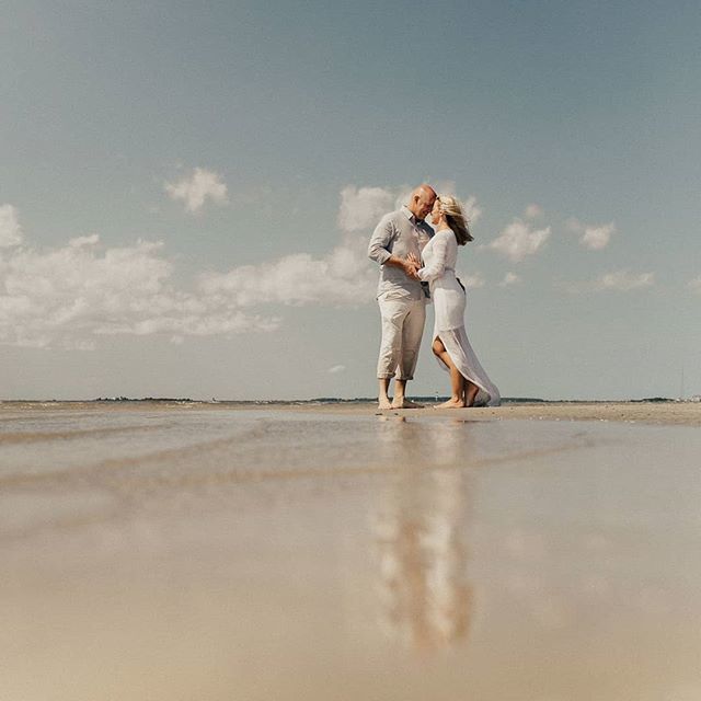 Guess who's getting married today!? 😍🎉 So excited to spend the day out in Avon with these two and their friends and family! Happy wedding day, @brandimaries and @2wheelgrilles! 📷: <a href="/marybasnight/">Mary Basnight</a> ift.tt/2IufQkX
