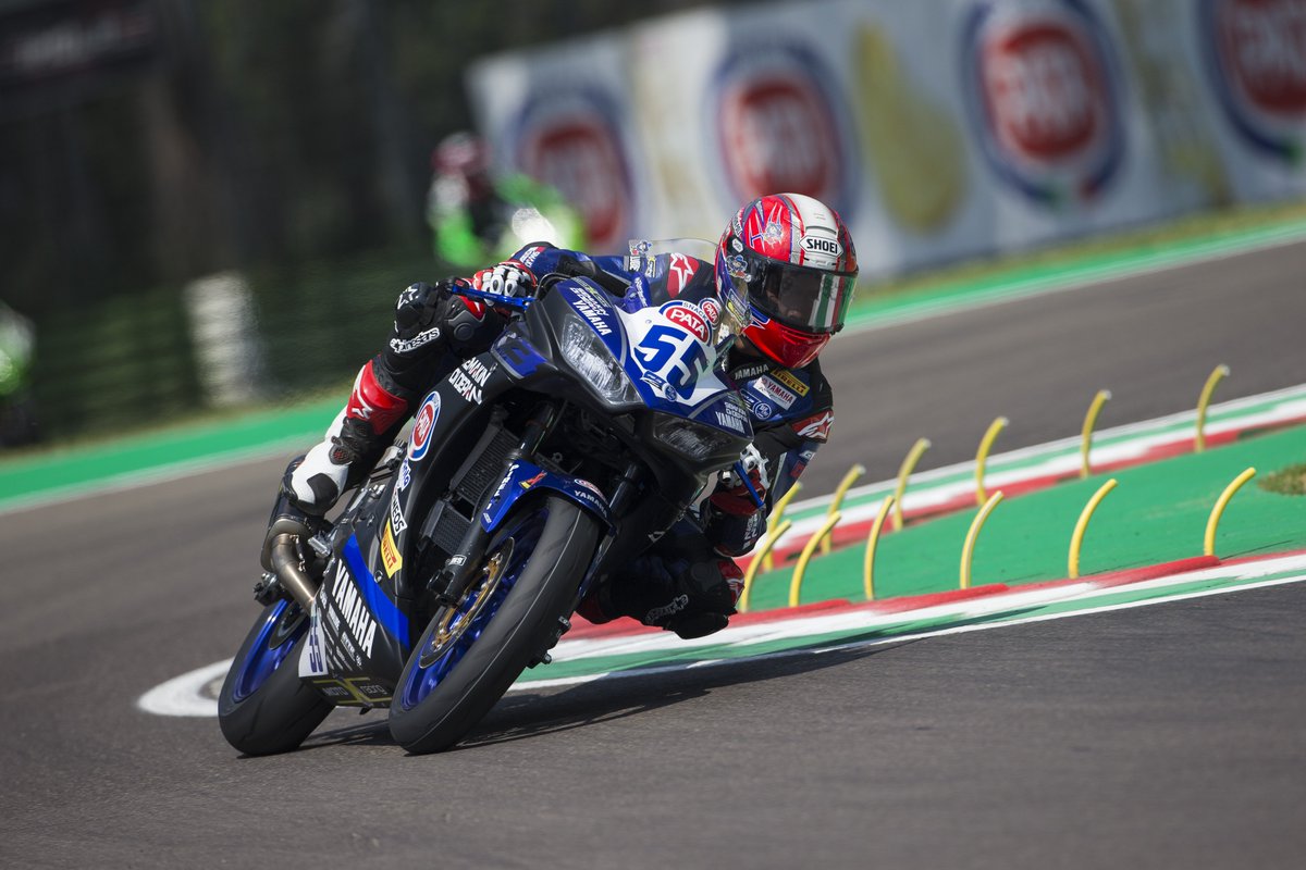 🇮🇹 #ImolaWorldSBK #bLUcRU Racer 19 tahun <a href="/99galanghendra/">Galang Hendra</a> berhasil menempati P10 pada sesi SP2 dengan catatan waktu 2'09.635 (+2.243) bit.ly/2jSJ9ja #UntukMerahPutihSemakinDiDepan 🇲🇨 ✊

#YamahaRacing | #YamahaRacingIndonesia | #YamahaFamily | #RevsYourHeart | #YZFR3
