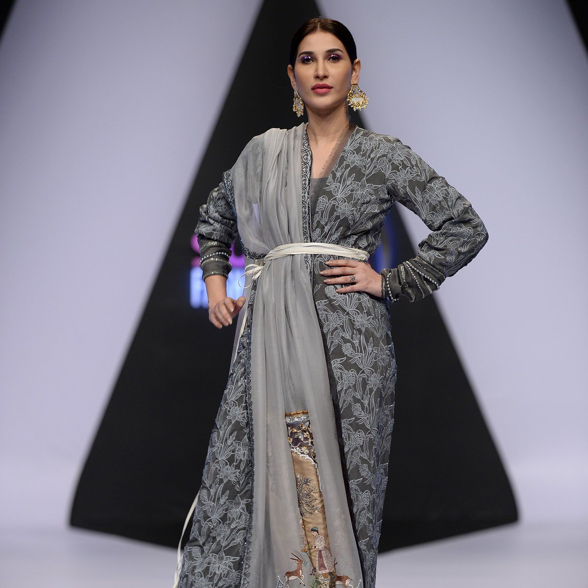 MediaSpringPk's tweet photo. #Throwback to #PSFW18 @rizvi_abeer walk for #NidaAzwer https://t.co/tIjGXpqrye