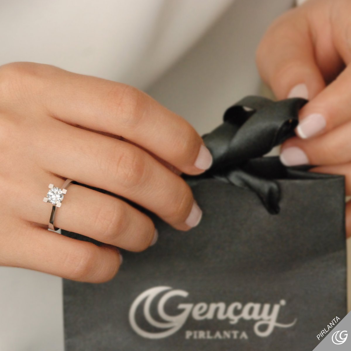 Anneler Gününde Eşsiz Tek Taş Işıltısı...
GIA Sertifikalı 0,90 Ct. G VS2
🔷 gencay.com
"Sadece Sosyal Medya Ve Online Alışveriş Sitesine Özel Değişim &amp; İade Ve Ücretsiz Kargo Fırsatı"