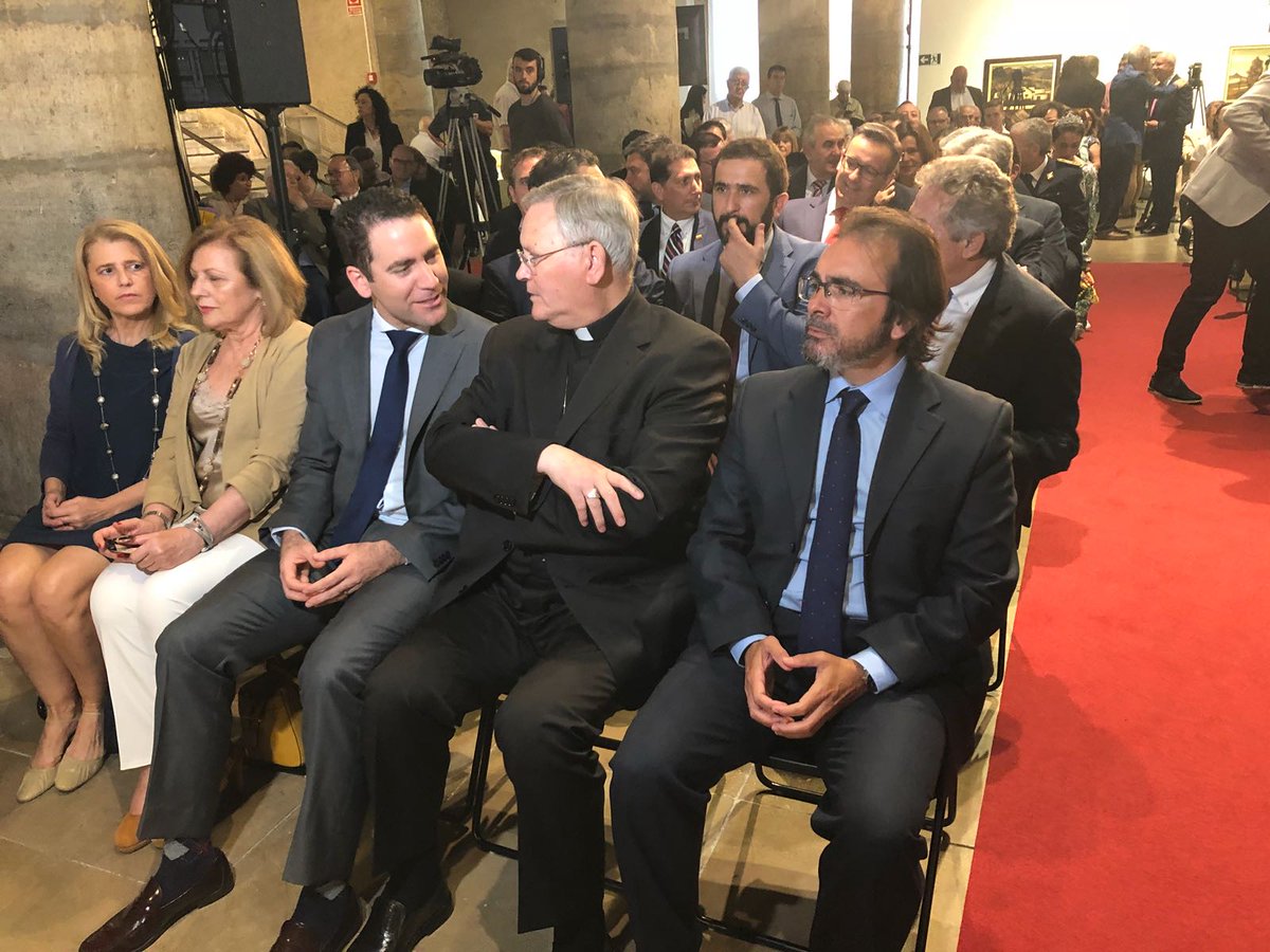 RM_Hacienda's tweet photo. 🎖️El consejero de #Presidencia @pedroatticus asiste al acto institucional de entrega Honores y Distinciones, organizado por el @AytoMurcia por la celebración del #DíadelaCiudad el próximo 14 de mayo, cuando Alfonso X concedió el privilegio que constituyó el #ConcejodeMurcia 👏 https://t.co/AwBdji9XZG