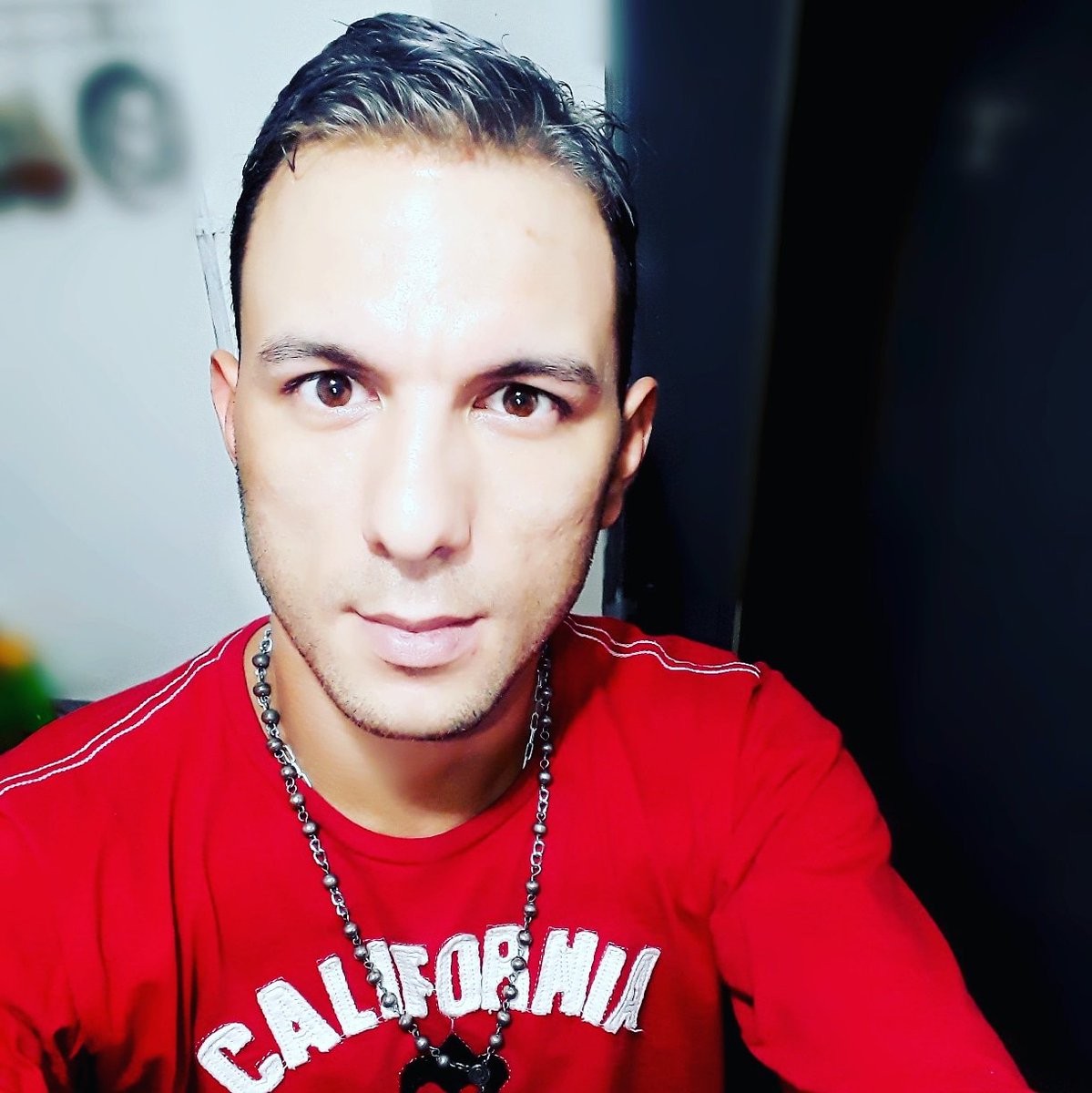 MartinMaxOk's tweet photo. Buen Dia.. 
Cambio de look Para Viajar a Buenos Aires.. Esta Noche - El #Trulalazo en #ClubZone #QuinchoBailable #JeseeJames #CcpMoreno https://t.co/XZ5jcWABb2