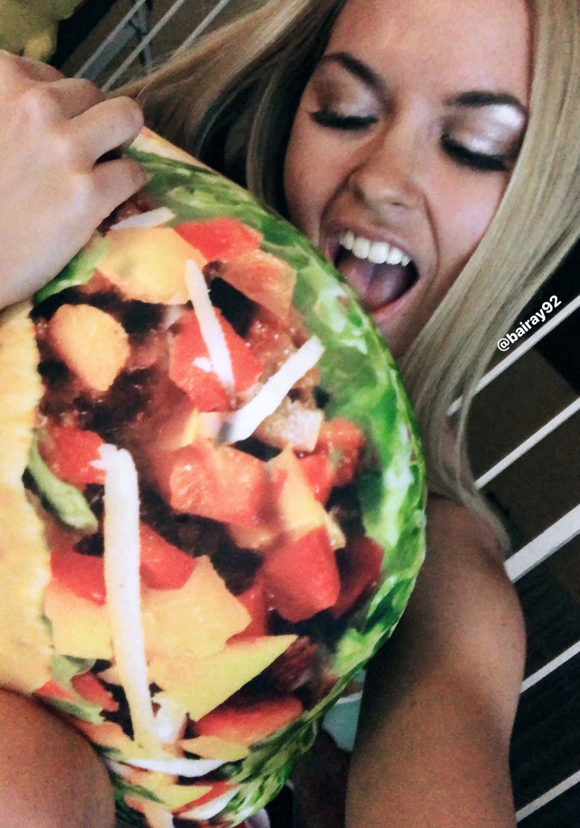 TheBaileyRayne's tweet photo. RT If you think you love tacos as much as I do 😄🌮😂

https://t.co/Uw2yeG6UsZ https://t.co/eo6r3kBsfi