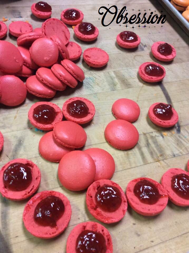 OBSESSIONBAKES's tweet image. #raspberrymacarons