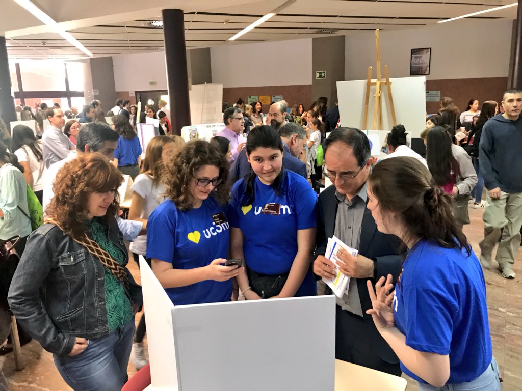 sailormerqury's tweet image. La próxima vez que alguien diga que las a chicas no les gusta la tecnología les enseñaré estas fotos 🤟👩🏻‍💻👩🏻‍🔬👩‍🚀 

Hoy en @technovation con @T3chFest 🎉🎉

¡¡92 equipos de 3 a 5 chicas sólo de Madrid!! 

@empowertocode #TechnovationChallenge #WomenInSTEM