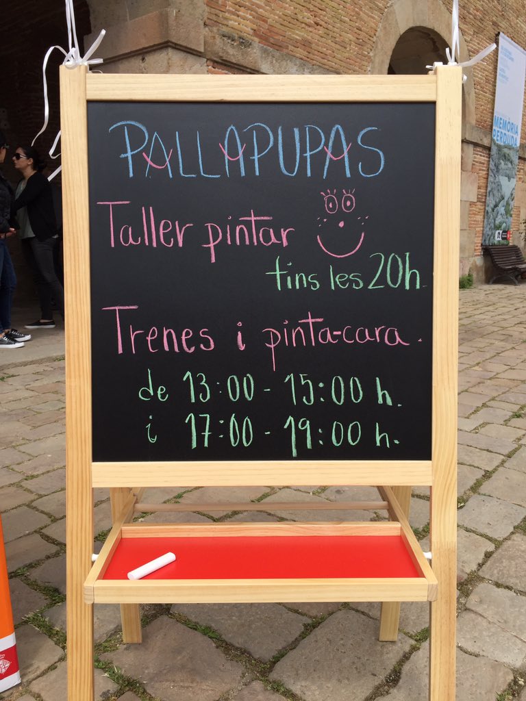 El equipo de <a href="/Pallapupas/">Pallapupas</a> os espera con actividades para los mád peques: pintacaras, trenzas y muchas sonrisas! #Havefun #HelpTheWorld #batirelrecord #vermutsolidario #vs12