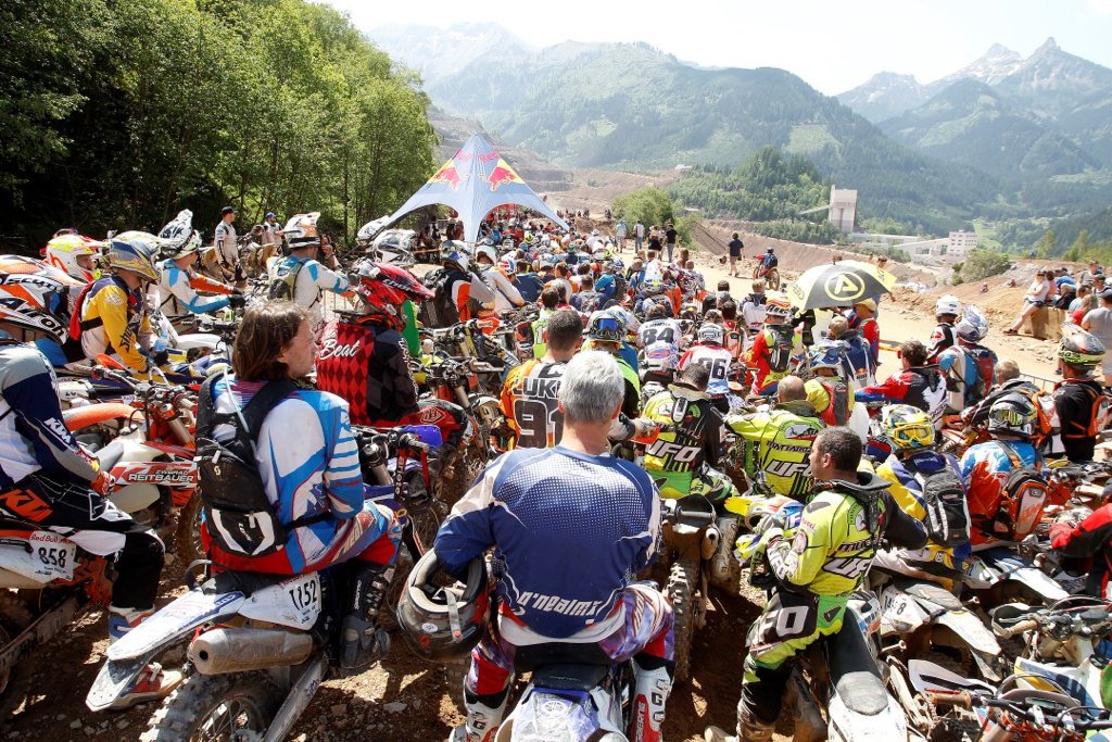 lifeinportugal's tweet photo. #WorldEnduro #motorbikes #motorbike #WESS #Portugal #enduro #motorsport #eurosport #sports #Porto #superbike #bike https://t.co/BDeczo9dlo
