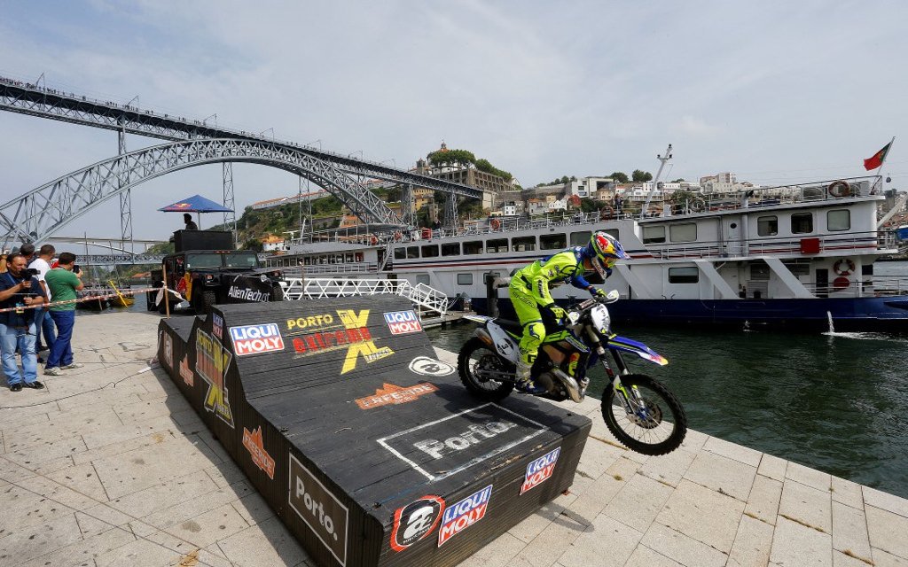 lifeinportugal's tweet photo. #WorldEnduro #motorbikes #motorbike #WESS #Portugal #enduro #motorsport #eurosport #sports #Porto #superbike #bike https://t.co/BDeczo9dlo