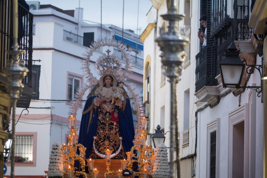 _lavozdecordoba's tweet photo. Dos procesiones para este sábado https://t.co/qE21Yj0Aie #CodobaEsp 📆@SentirCordoba 📸@luisnavarrofoto @caparros_jesus @raod_23 https://t.co/Fq9AMbqeyl