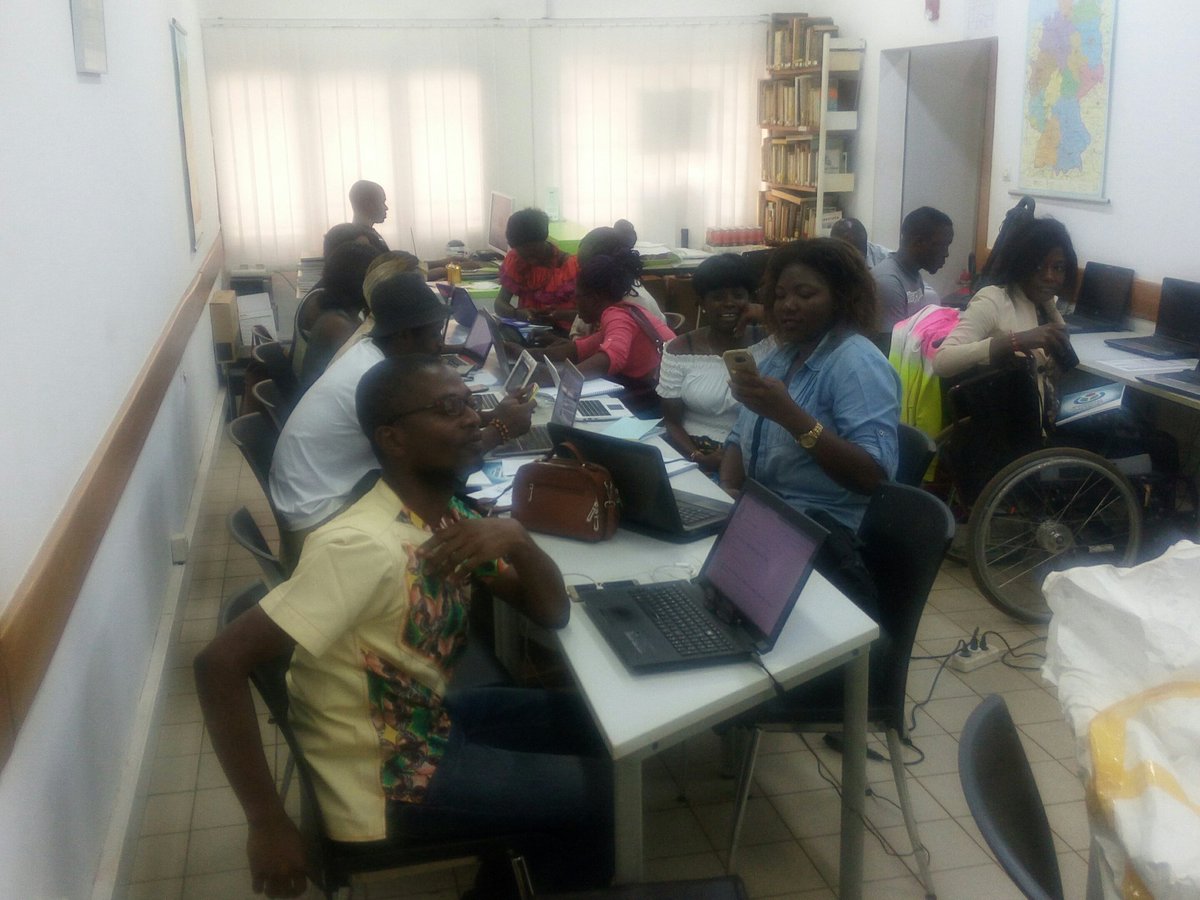 LydiaFrieda's tweet photo. On est studieux à l'Institut Goethe
#Wikikwatt
#Wikimediafr https://t.co/2O4mQ2MhUd