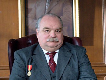 Today\s is Richard Riehle, btd 1948.
Happy Birthday, Richard Riehle!  